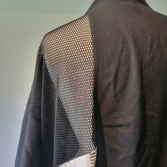 F. Modern – What’s Black and White and Read All Over Jacket/Topper (One Size) - Picture 9 of 16